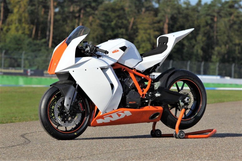 KTM-1190-RC8-R-Race-Spec
